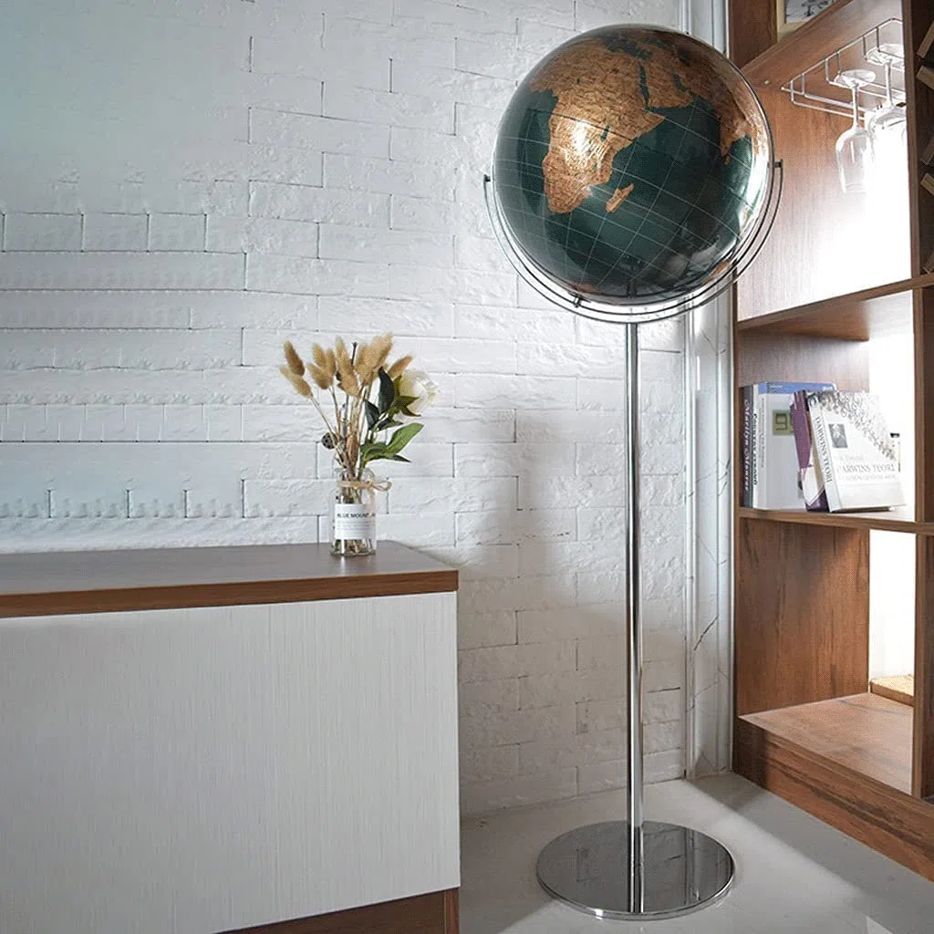 Globo terrestre, Decorazione for La Casa, Marcatura Di Testo Chiaro(E)